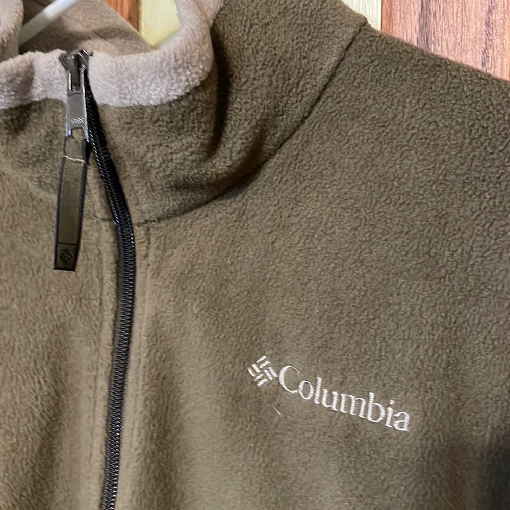 Columbia zip up fleece jacket